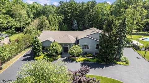 22 Ross Rd, Livingston, NJ 07039
