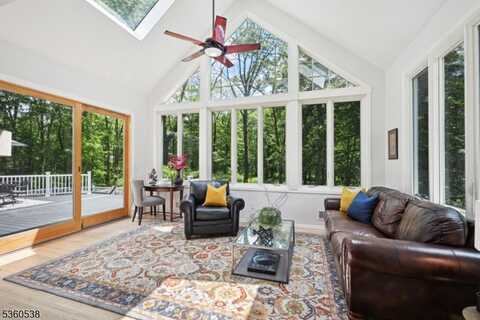 1 Colby Farm Rd, Chester, NJ 07930