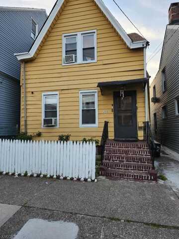 255 Liberty St, Paterson, NJ 07522