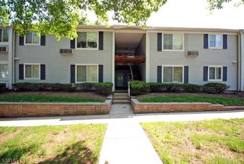 31 Steeplechase Ct, Franklin, NJ 08873