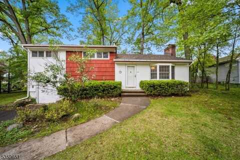 180 Busteed Dr, Midland Park Boro, NJ 07432