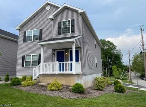 29 Lakeside Blvd, Hopatcong, NJ 07843