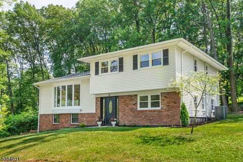 28 Northview Dr, Plainsboro, NJ 07950