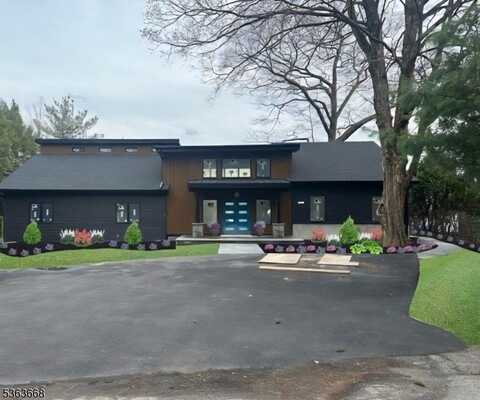 12 Rocky Point Rd, West Milford, NJ 07421