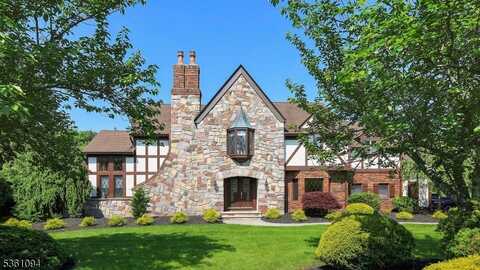 3 Manor Dr, Warren, NJ 07059