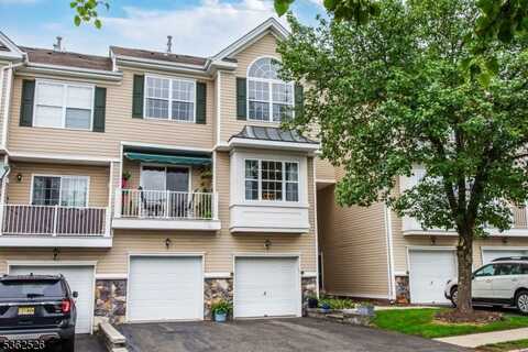 143 Summit Rdg, Pompton Lakes, NJ 07442