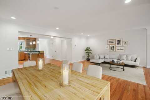16 Wexford Dr, Mendham, NJ 07945