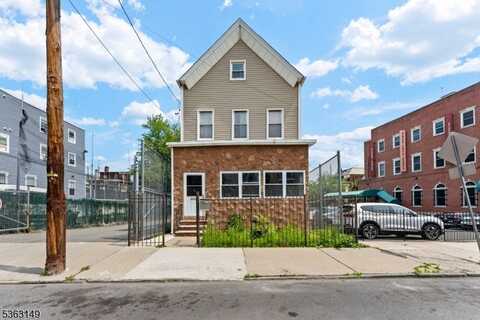 15 Taylor St, Newark, NJ 07104
