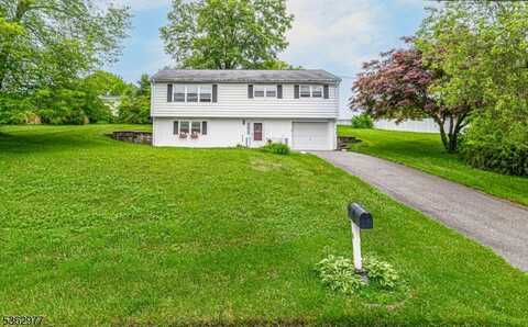 7 Courtland Dr, Wantage, NJ 07461