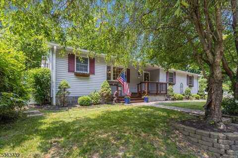 130 Lake Iliff Rd, Andover, NJ 07860