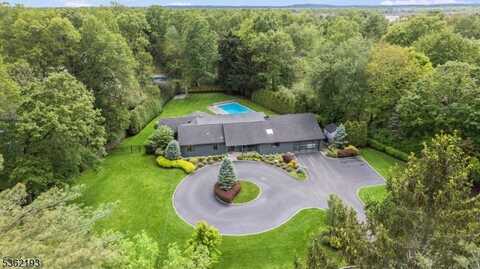 4 Creighton Dr, Livingston, NJ 07039