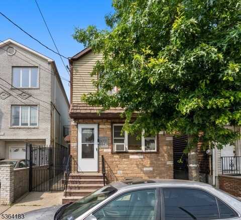 97 Saint Charles St, Newark, NJ 07105