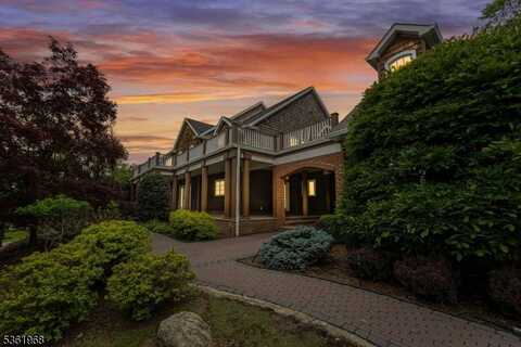 284 Sunset Rd, Pequannock, NJ 07444
