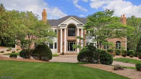 24 Glenview Dr, Warren, NJ 07059