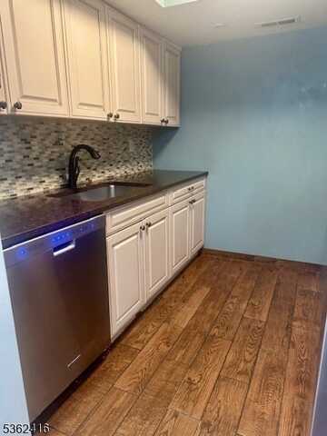 109 River Rd, Nutley, NJ 07110