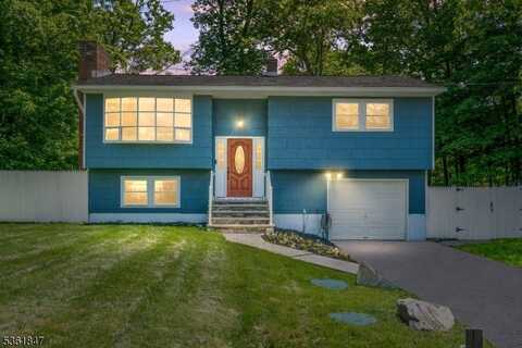 80 Cedar Tree Dr, Vernon, NJ 07422