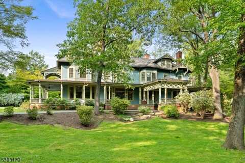 40 Highland Ave, Millburn, NJ 07078
