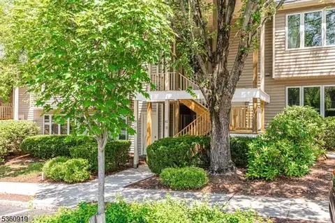 39 Augusta Drive, Clinton, NJ 08801