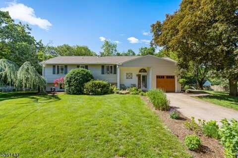 5 Meade Ct, Piscataway, NJ 08854
