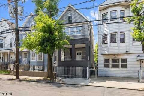 164 Parker St, Newark, NJ 07104
