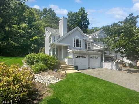 51 Rushmore Ln, Allamuchy, NJ 07840