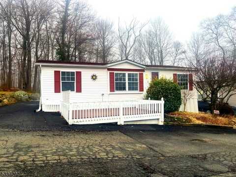10 SANBAR DR, Jefferson Twp., NJ 07849
