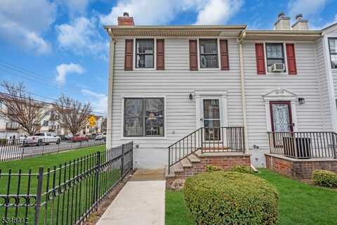 35 Gouverneur St, Newark, NJ 07104