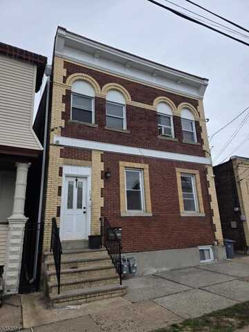 104 Lincoln Pl, Garfield, NJ 07026