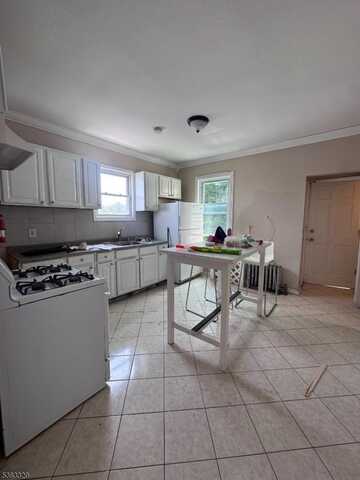 5- 7 Barnert Pl, Paterson, NJ 07522