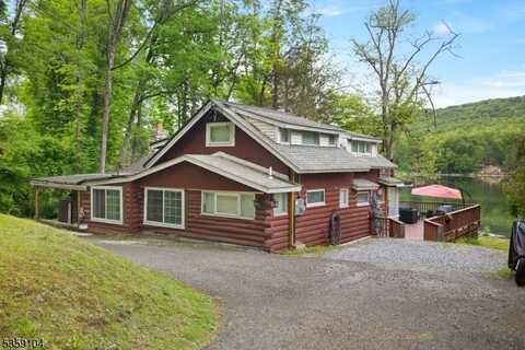 88 Lakeside Dr, Vernon, NJ 07461