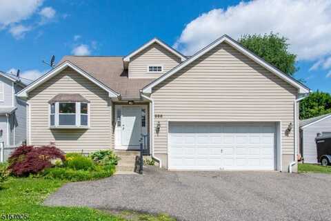 596 Main St, Little Falls, NJ 07424