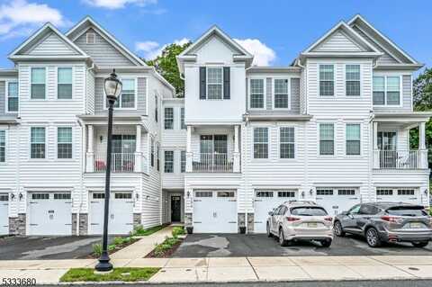 194 Aspen Dr, Cedar Grove, NJ 07009