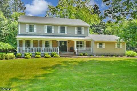 50 Van Schaik Ln, Wyckoff, NJ 07481