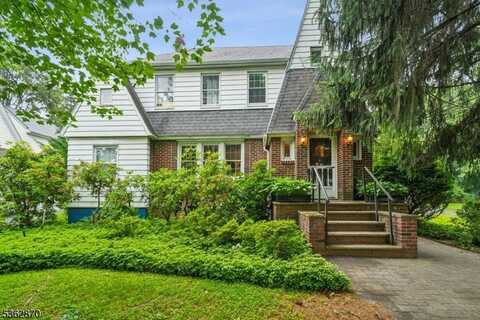 261 Brooklake Rd, Florham Park, NJ 07932
