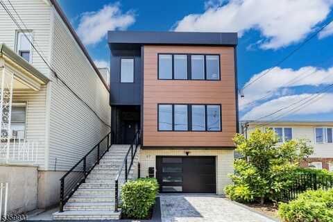 27 Leonard St, Jersey City, NJ 07307