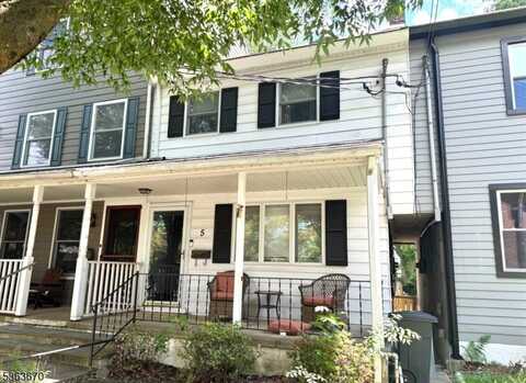5 Arnett Ave, Lambertville, NJ 08530