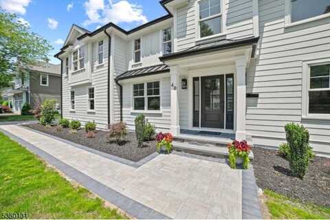 40 Sherbrooke Dr, Florham Park, NJ 07932