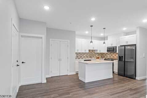 627 Bloomfield Ave, West Caldwell, NJ 07006