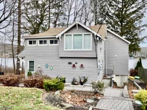 60 W SHAWNEE TRAIL, Jefferson Twp., NJ 07885