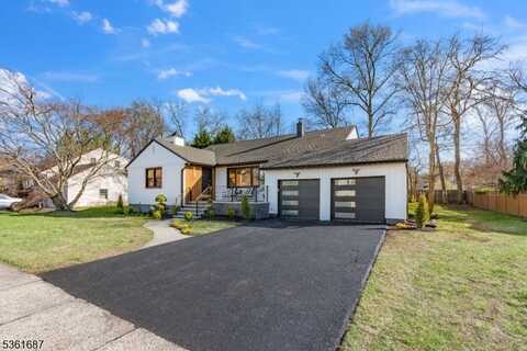 185 Colonial Rd, Emerson, NJ 07630