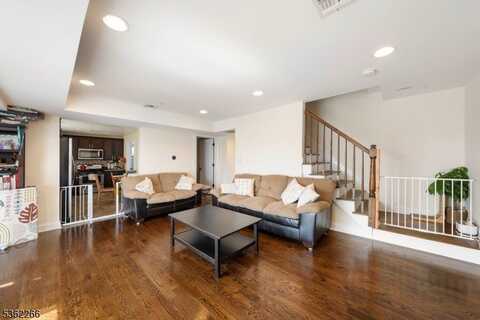 307 E Elizabeth Ave, Linden, NJ 07036