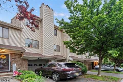 804 Orchard Meadows Dr, Union, NJ 07083