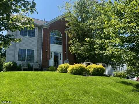 15 Mckelvie St, Mount Olive Twp., NJ 07828