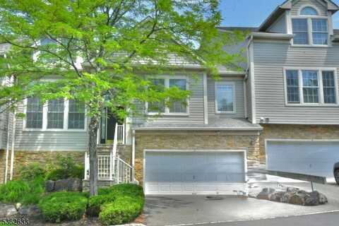 3 Skyview Dr, North Haledon, NJ 07508