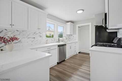 76 Rollinson St, West Orange, NJ 07052