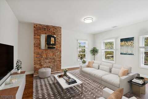 14 Munn St, Montclair, NJ 07042