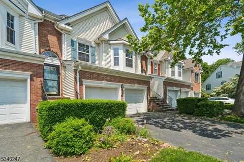 315 Winthrop Dr, Nutley, NJ 07110