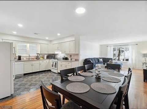 42 Van Buren St, Newark, NJ 07105