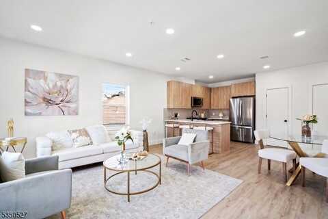 310 W Jersey St, Elizabeth, NJ 07202