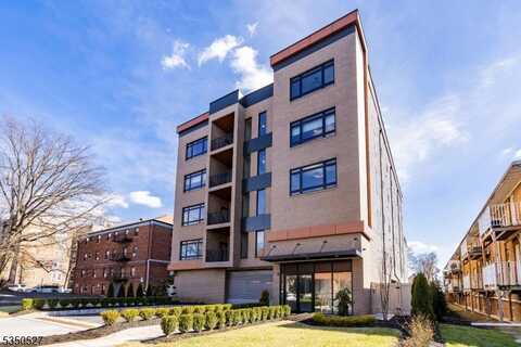 310 W Jersey St, Elizabeth, NJ 07202